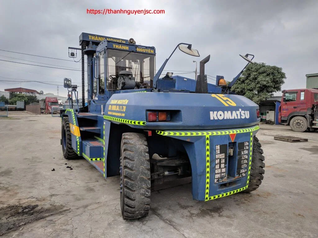 Xe nâng hàng 25 tấn Komatsu Fd-250