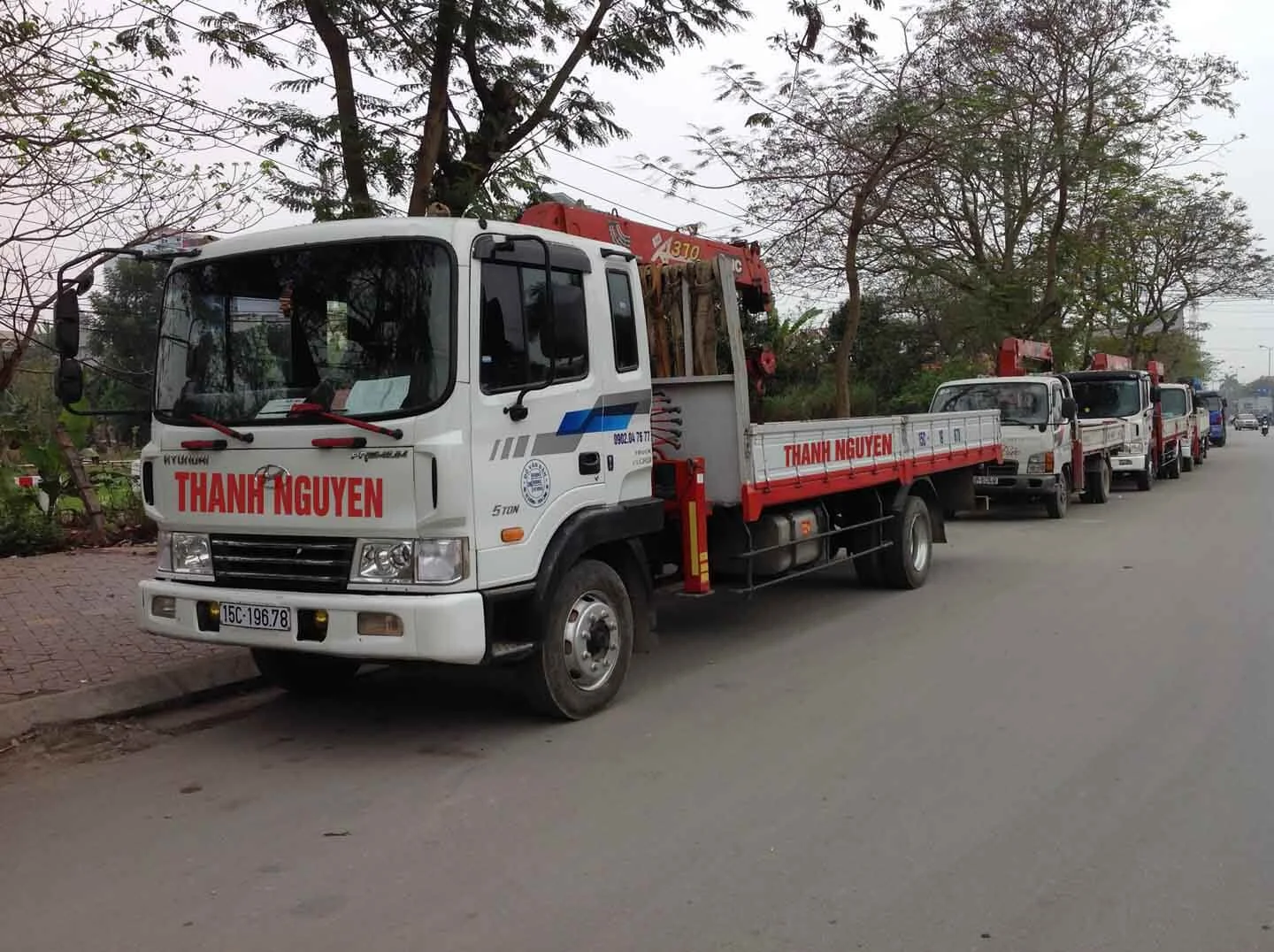 Xe cẩu tự hành nâng hạ máy móc thiết bị an toàn tại Giá xe cẩu tự hành 2.5 tấn cũ (vận hành chuyên nghiệp bởi đội ngũ giàu kinh nghiệm) - Thành Nguyên