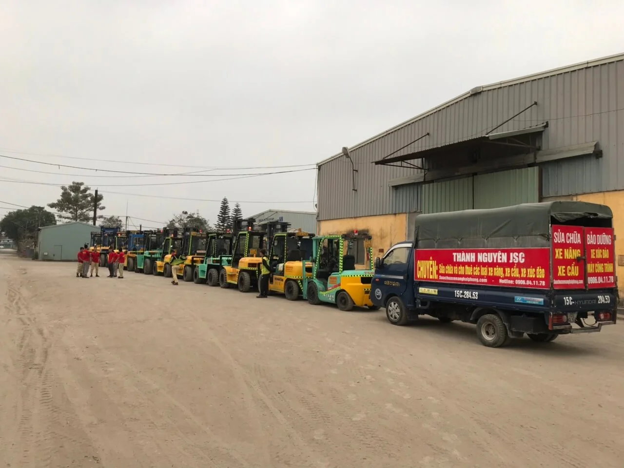 Xe nâng Thành Nguyên - dịch vụ bốc xếp và nâng hạ hàng hóa được ưa chuộng với nhiều ưu đãi hấp dẫn