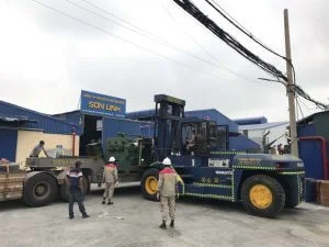 Xe nâng hàng bốc dỡ máy móc tại Cho thuê xe nâng tại các khu công nghiệp Hải Phòng (đảm bảo kỹ thuật và tiến độ cho doanh nghiệp) - Thành Nguyên