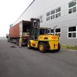 Hình ảnh xe nâng thi công tại nhà máy Toyoda Gosei - KCN Nomura - Dịch vụ Thành Nguyên Hải Phòng