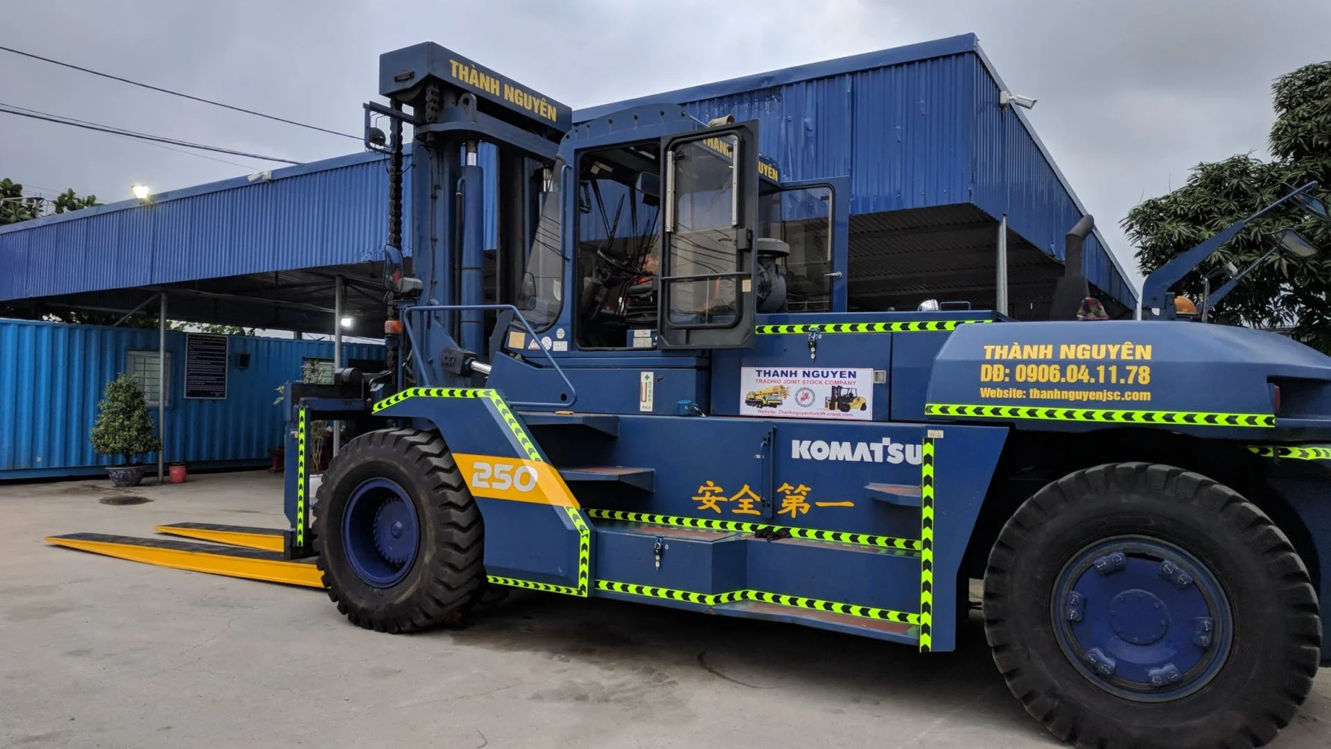 Xe nâng hàng bốc dỡ máy móc tại cho thuê xe nâng tại hải phòng (đảm bảo kỹ thuật và tiến độ cho doanh nghiệp) - Thành Nguyên