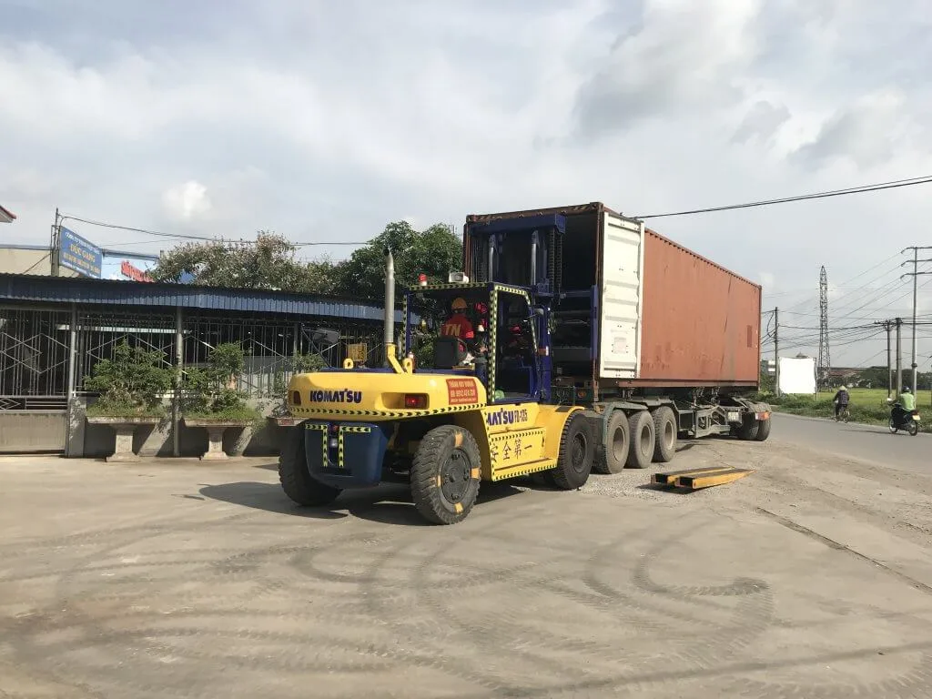 Hình ảnh thi công cho thuê xe nâng tại Hải Phòng tháng 2 - Dịch vụ Thành Nguyên Hải Phòng