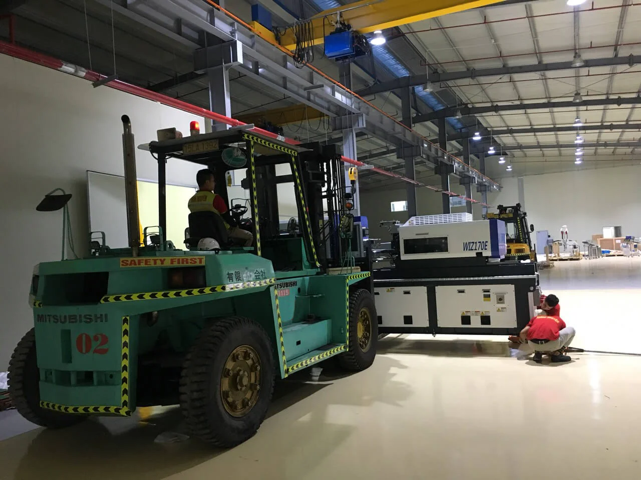 Dịch vụ xe nâng hàng tại cầu cảng Đình Vũ - Dịch vụ Thành Nguyên Hải Phòng